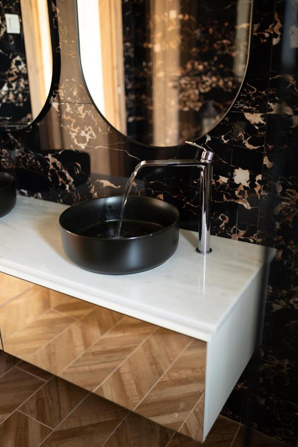 Marble Luxury Suites Karteros Dış mekan fotoğraf