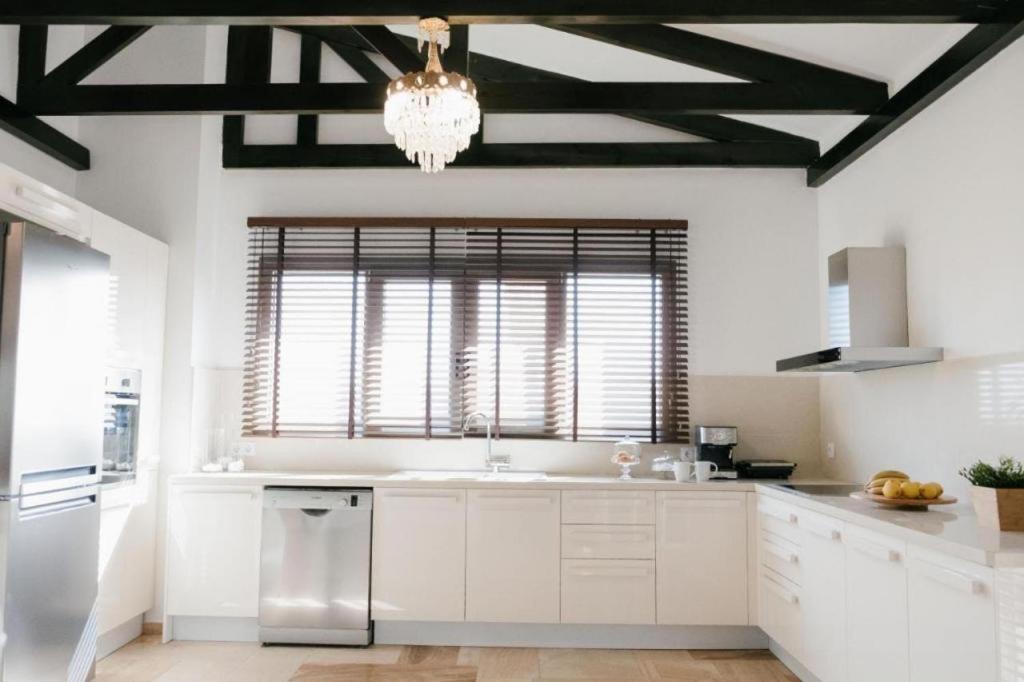 Marble Luxury Suites Karteros Dış mekan fotoğraf