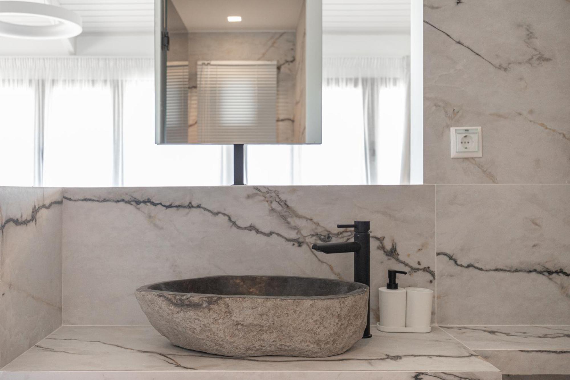 Marble Luxury Suites Karteros Oda fotoğraf